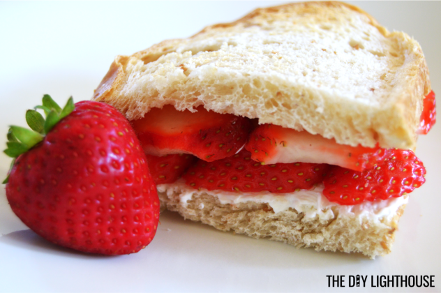 berry yummy sandwich