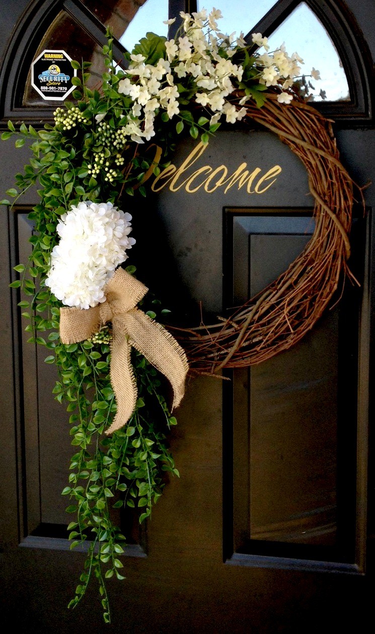 DIY Cascading Green & White Wreath