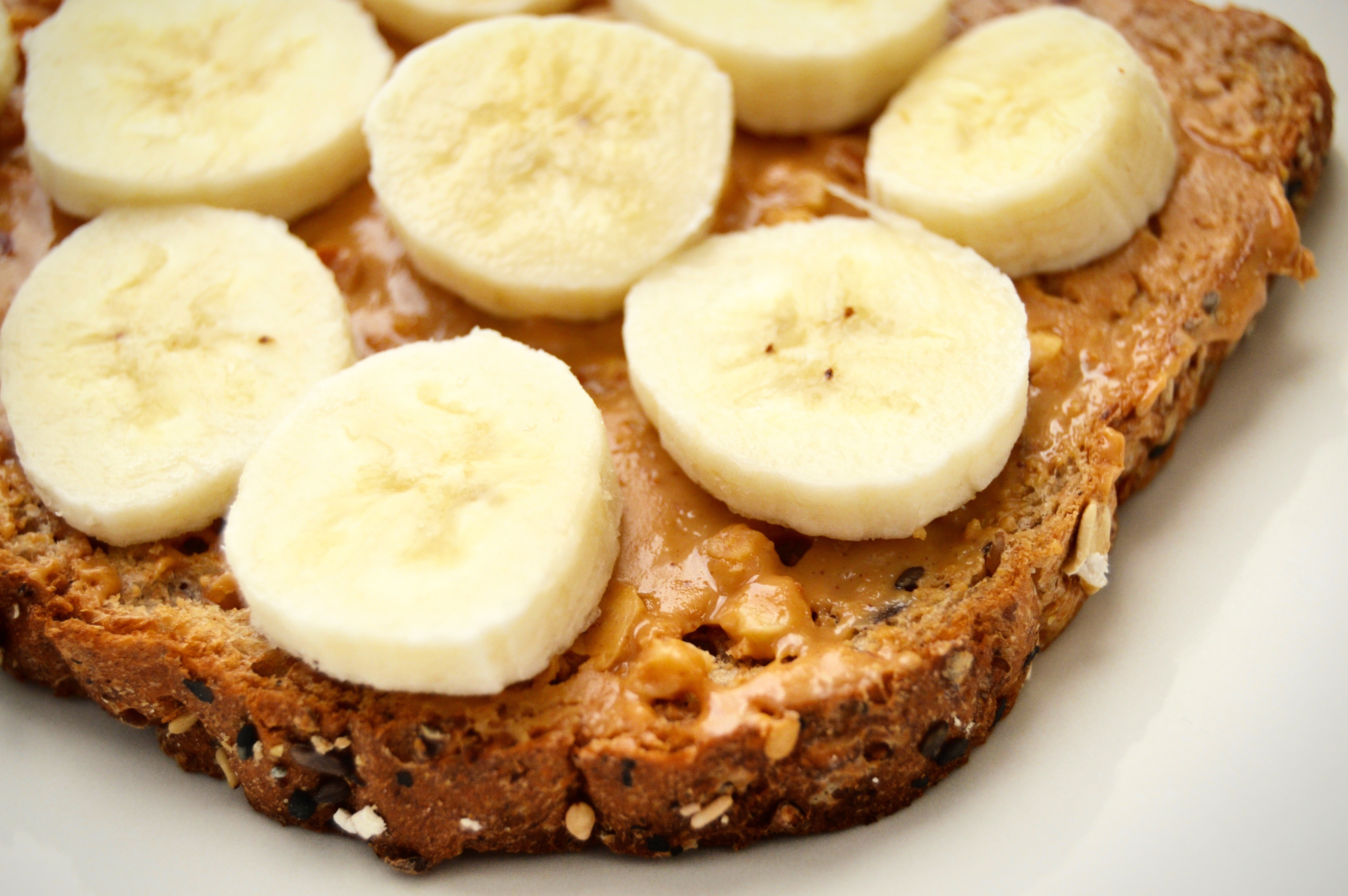Cheap Breakfast Idea | Easy and cheap breakfast ideas to make for under a dollar | peanut butter banana toast