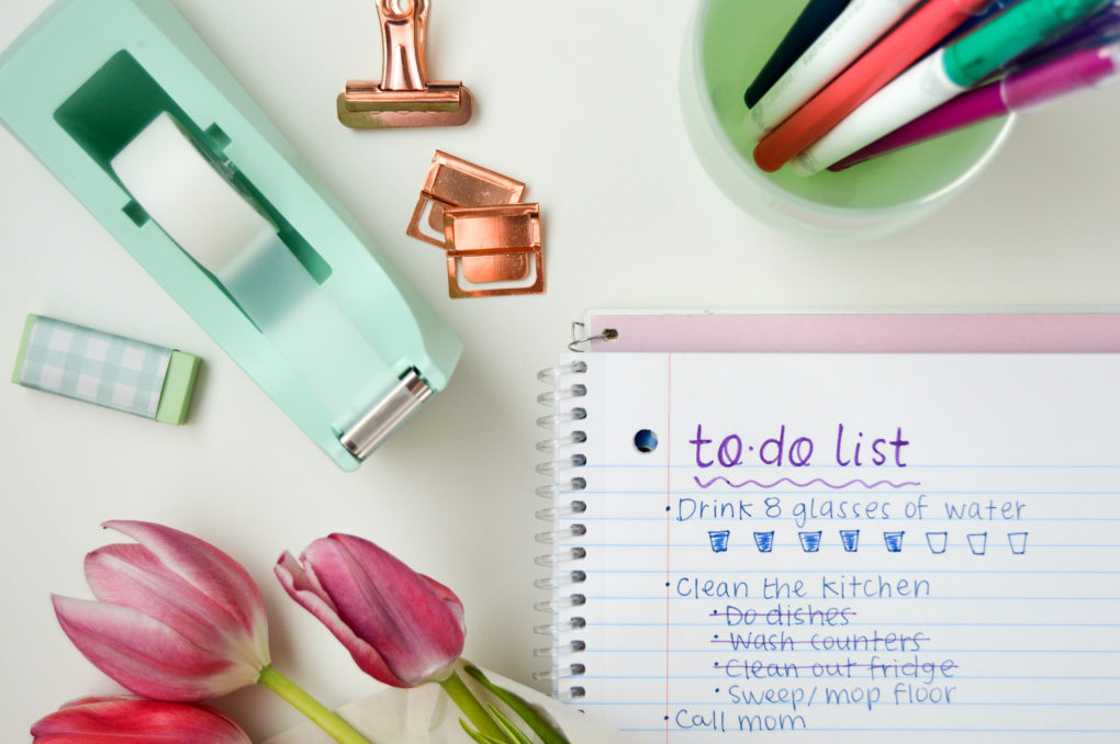 Little Tasks are Good Too! | Organize your day with 5 to-do list tips. Making a to-do list that will help you with long-term goals, motivate you, + make accomplishing tasks more fun. | DIY daily organization ideas and creative ways to maximize your notebook or planner.