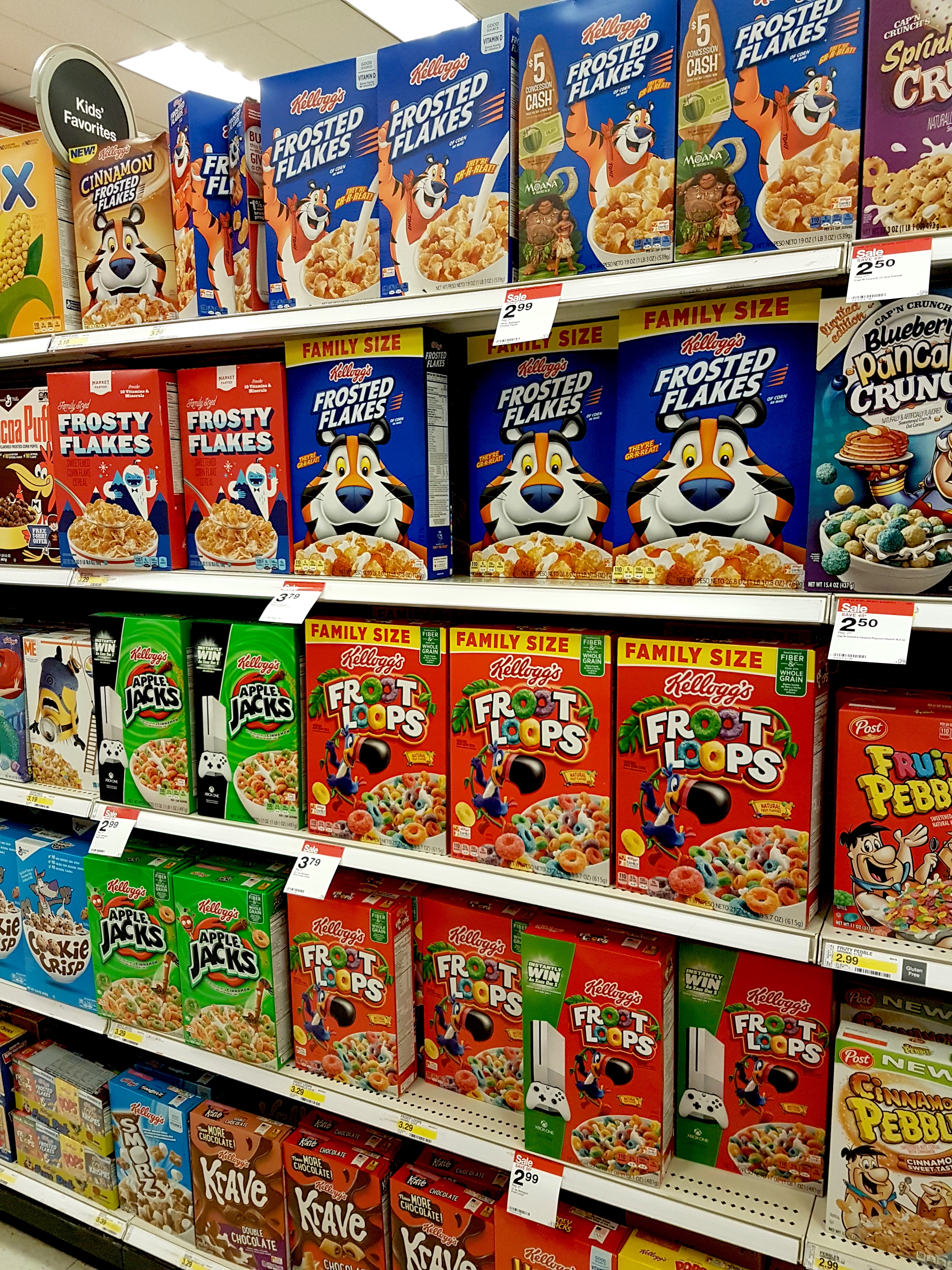 Target Kellog cereals on sale | Breakfast recipe for a cereal yogurt parfait with fruit. Ideas for Kellogg cereal parfait: Apple Jacks, Froot Loops, and Frosted Flakes. Fun breakfast idea!