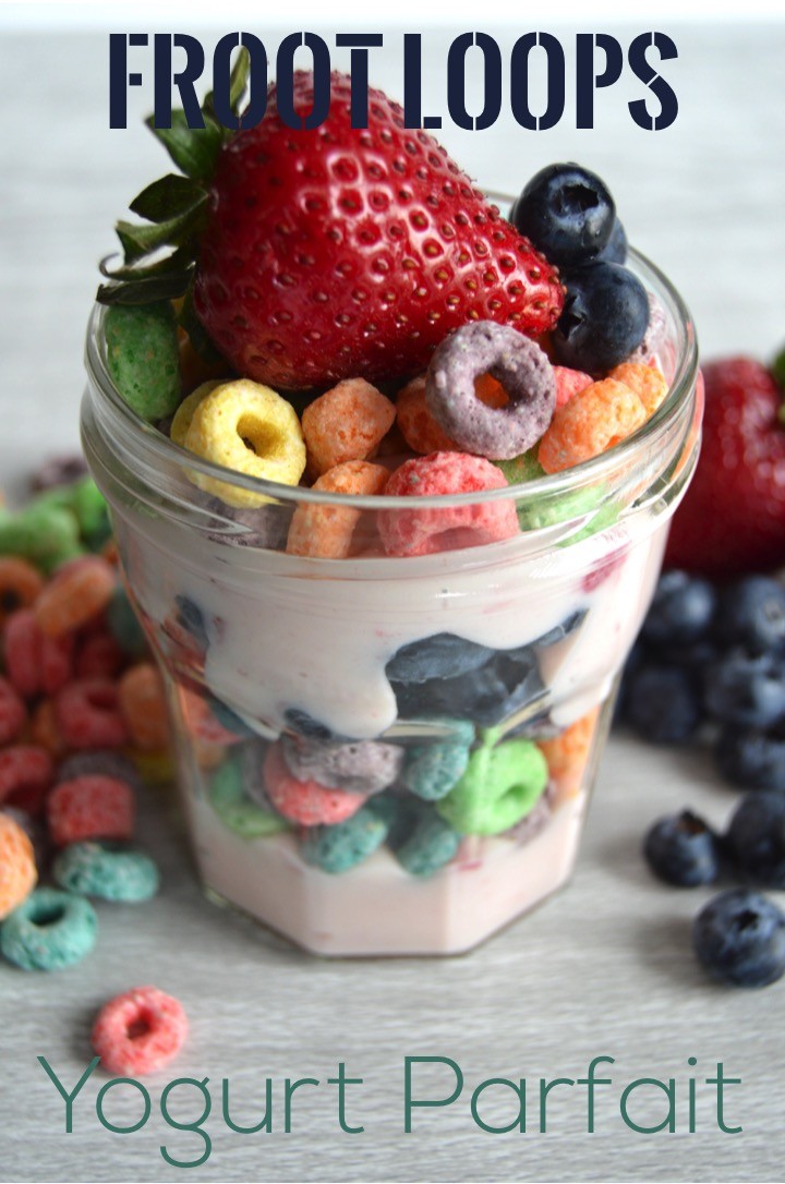 FROOT LOOPS CEREAL YOGURT PARFAIT with strawberry yogurt and blueberries | Fun colorful breakfast | Breakfast recipe for a cereal yogurt parfait with fruit. Ideas for Kellogg cereal parfait: Apple Jacks, Froot Loops, and Frosted Flakes. Fun breakfast idea!
