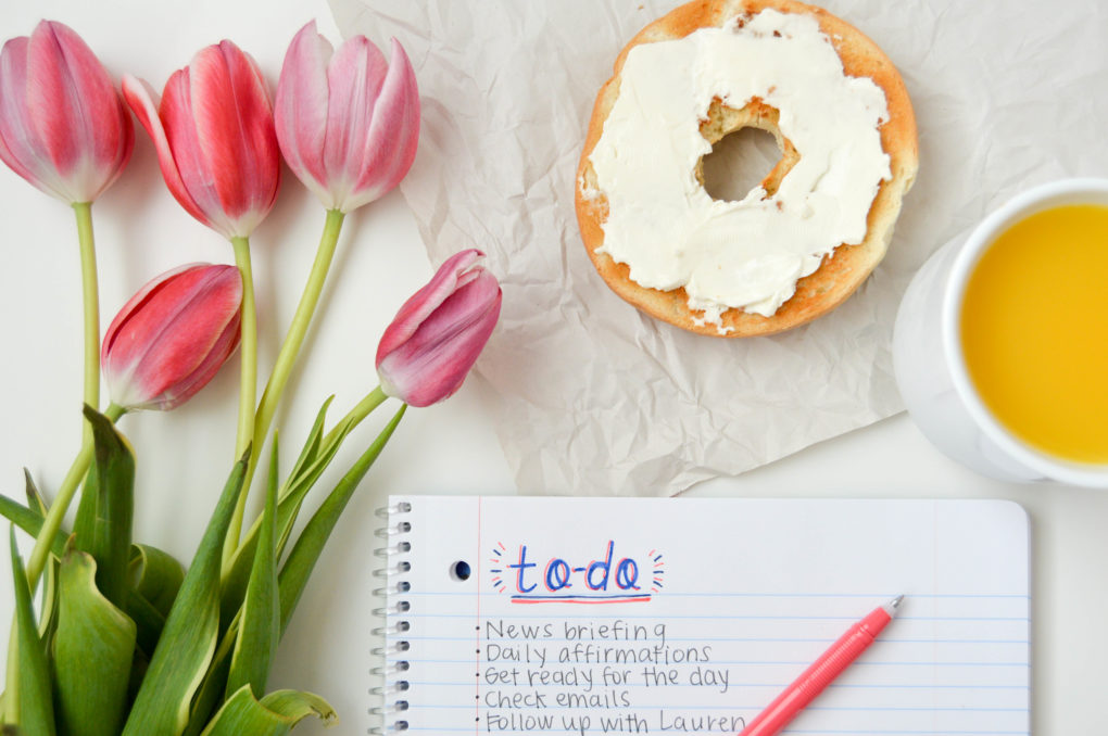 Order Helps | Organize your day with 5 to-do list tips. Making a to-do list that will help you with long-term goals, motivate you, + make accomplishing tasks more fun. | DIY daily organization ideas and creative ways to maximize your notebook or planner.