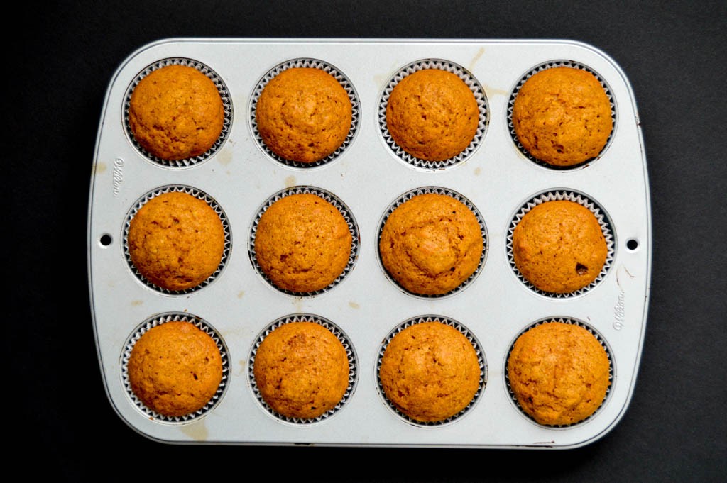 How to bake moist pumpkin muffins