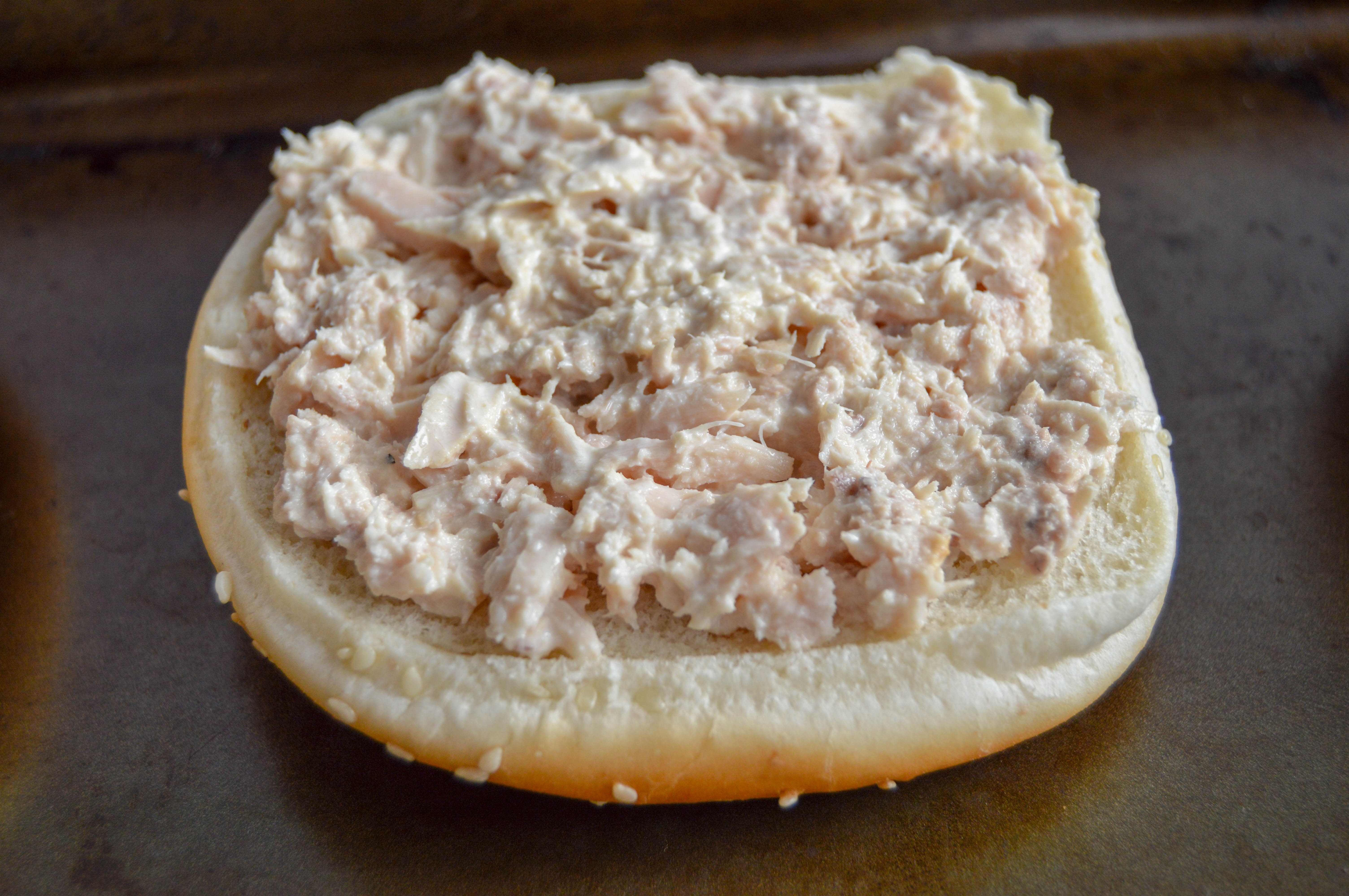 Add the tuna on the bunwiches.