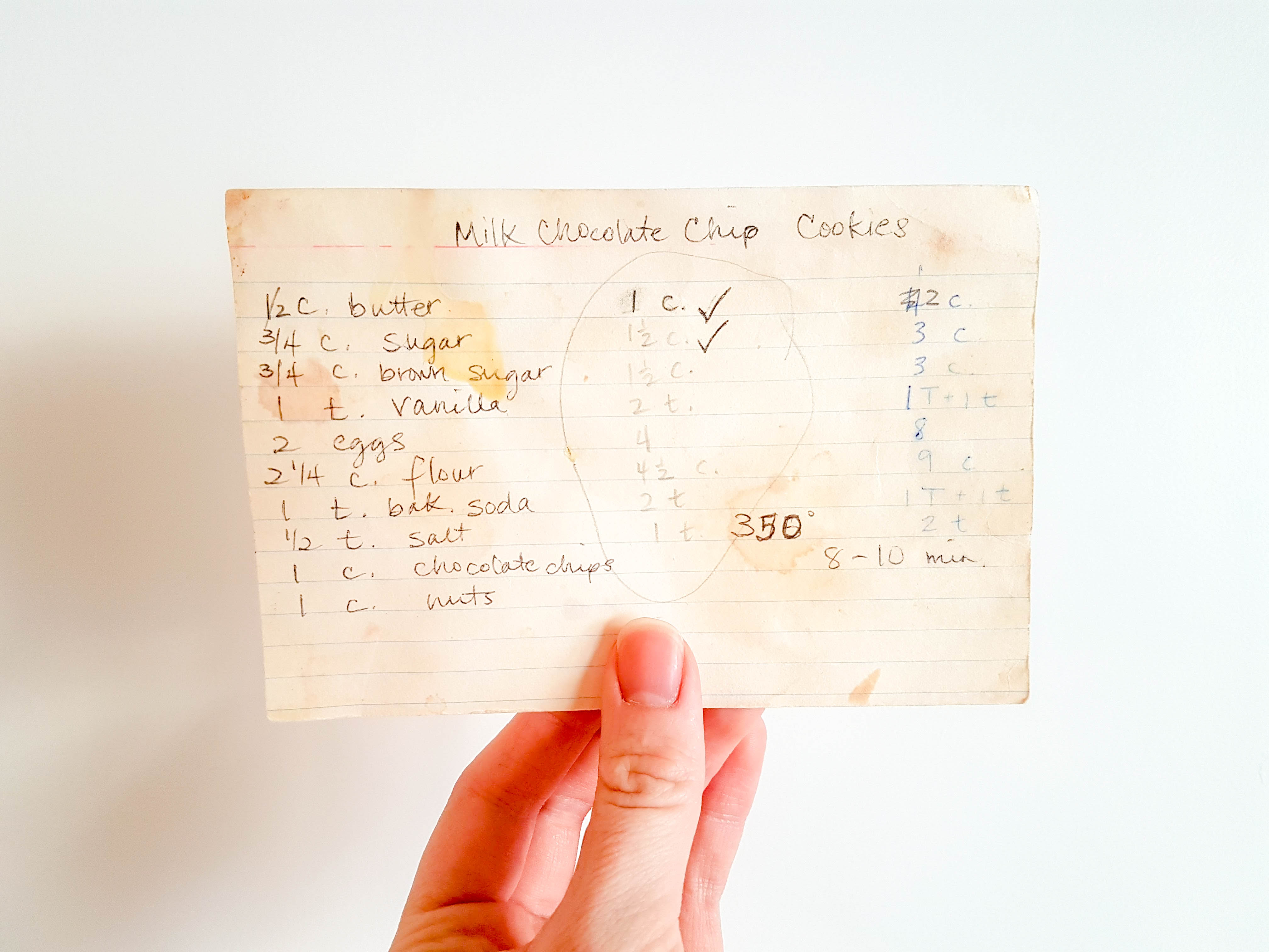 Recipe card for milk chocolate chip cookies.