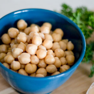 Easy Hummus Dip Recipe chickpeas garbanzo beans