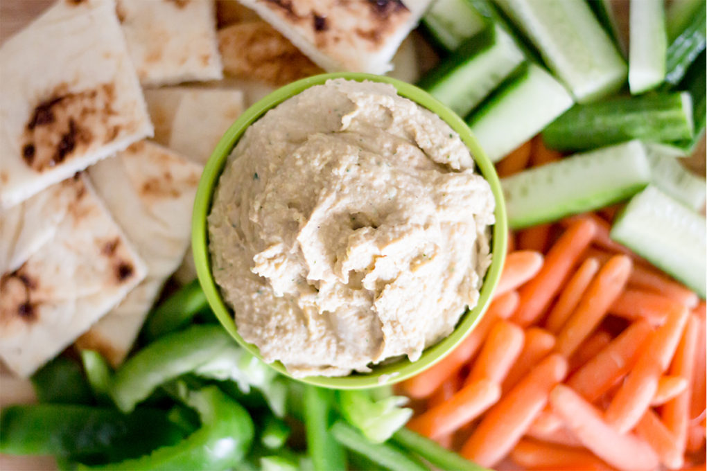 Easy Hummus Dip Recipe - The DIY Lighthouse